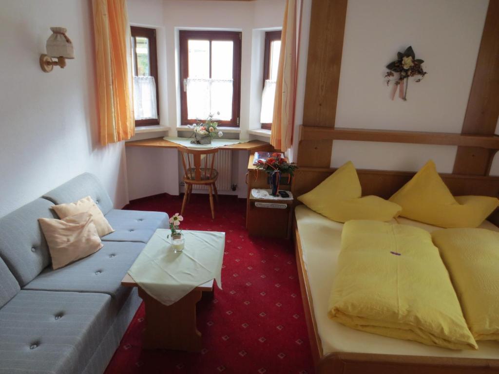 Alpenhaeusl Hotel Sölden Szoba fotó