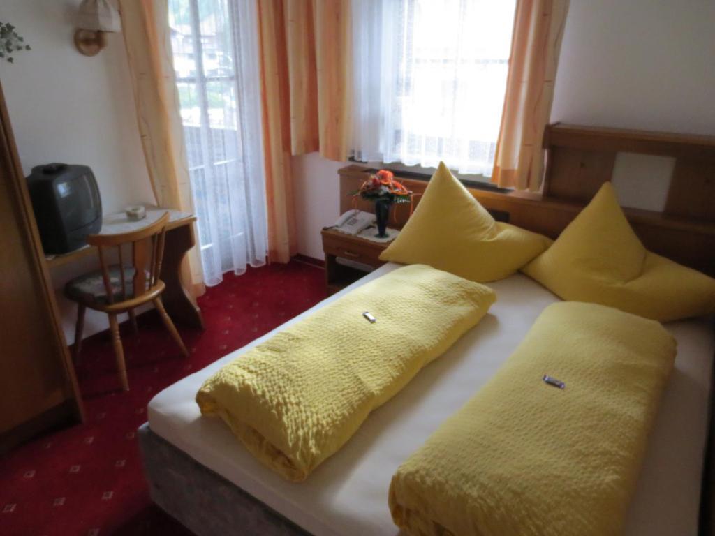 Alpenhaeusl Hotel Sölden Szoba fotó